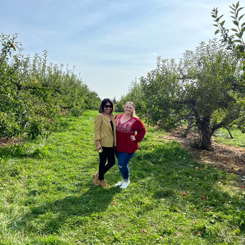 Meet your Poshers, Stacey & Tes